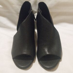 Eileen Fisher Drake Black Leather Open Toe Healed Zip Up Sandal